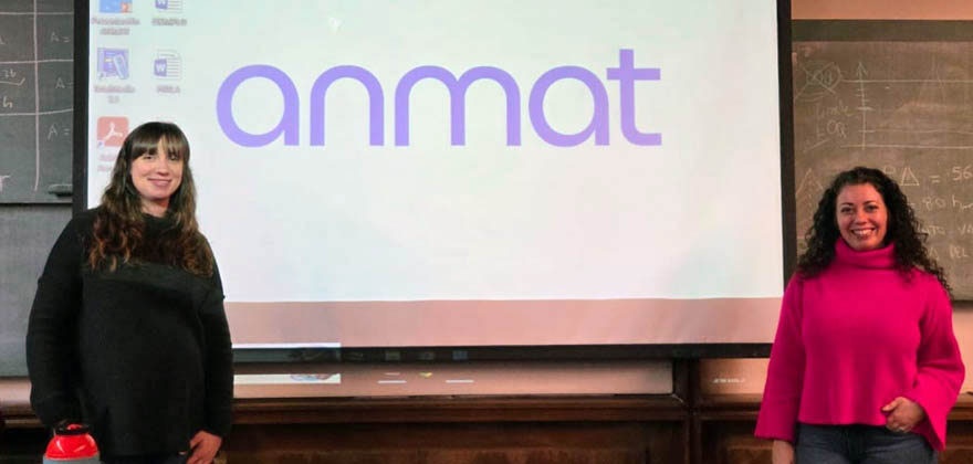 Las Dras. Carolina Martinez y Jimena Prieto en el curso realizado en la sede de ANMAT.